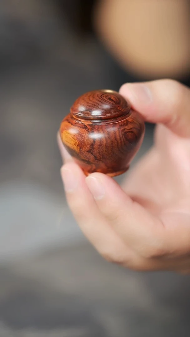 黄花梨/降香黄檀328号老料紫油梨小品香罐手把件