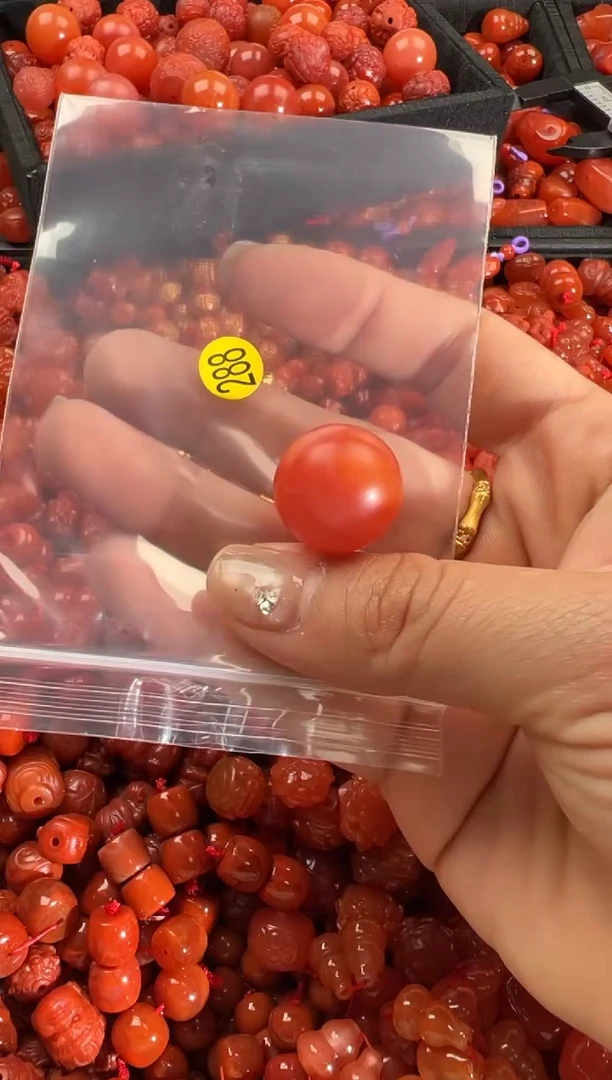 【闪购商品】南红玛瑙颈饰未镶嵌1