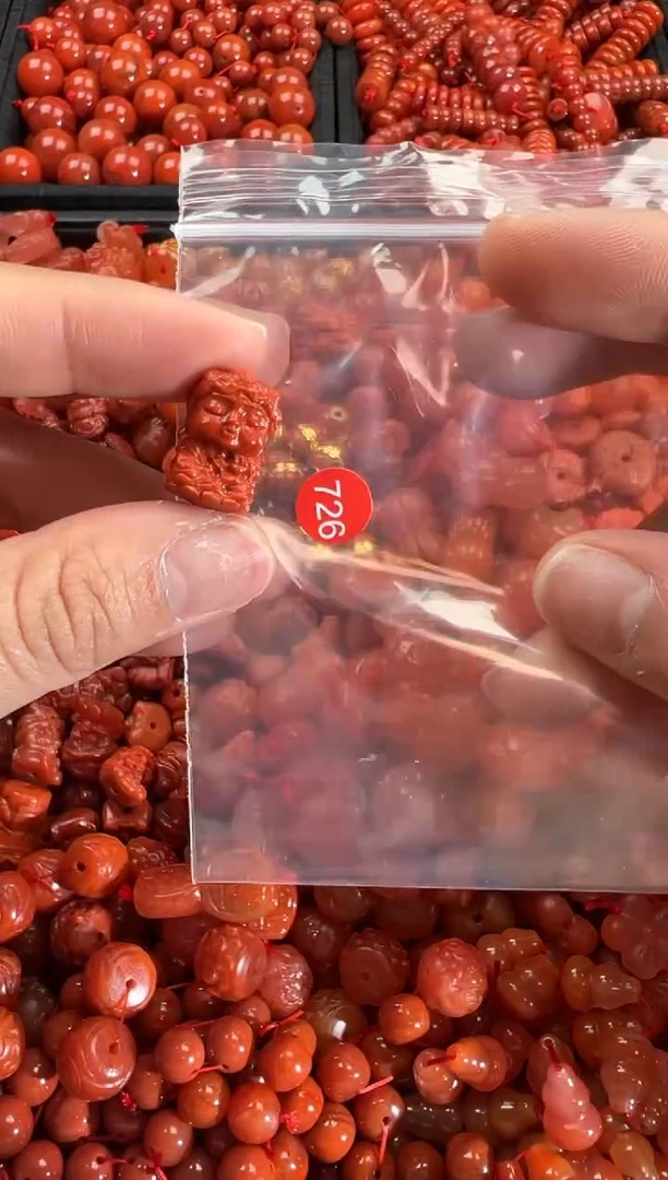 【闪购商品】南红玛瑙颈饰未镶嵌1