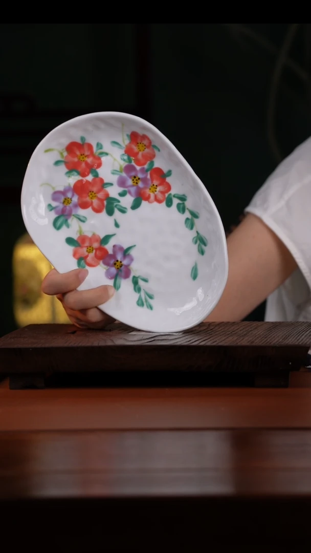 瓷片景德镇釉中彩餐具草莓盘直径23.5×16.5高3