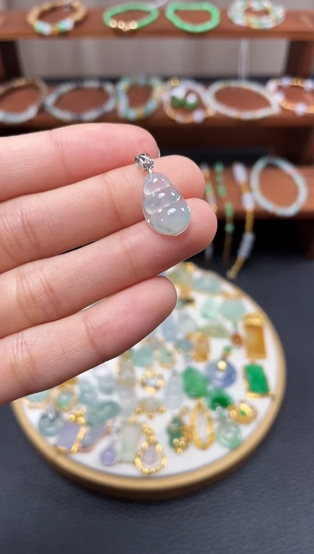 【闪购商品】翡翠吊坠(不含链)18K金镶嵌一个  JK619