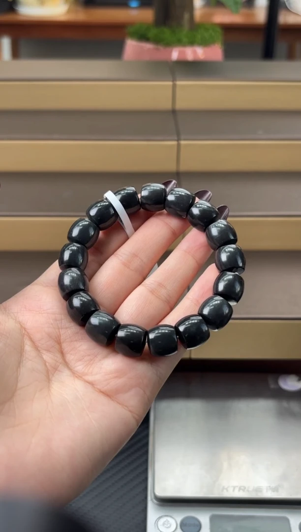 未镶嵌手串和田玉若羌微色差卡11*12