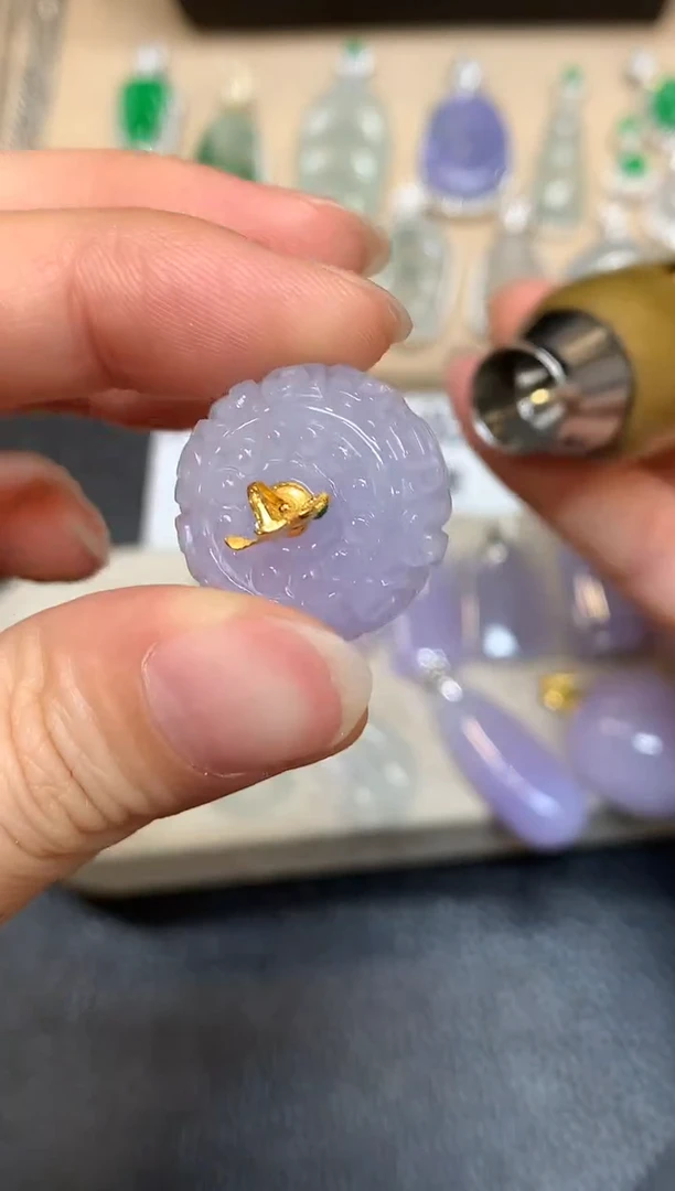 颈饰18K金镶嵌翡翠平安扣【无服务费