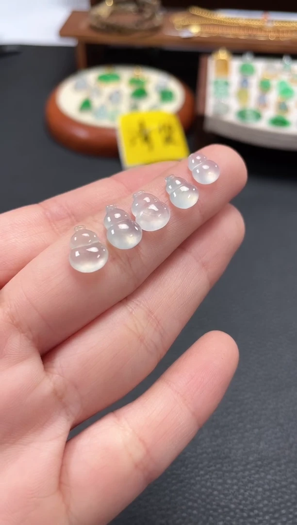 【闪购商品】翡翠吊坠(不含链)18K金镶嵌多样性发货一个  JK153
