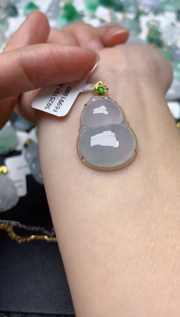 颈饰18K金镶嵌翡翠天然缅甸A货翡翠