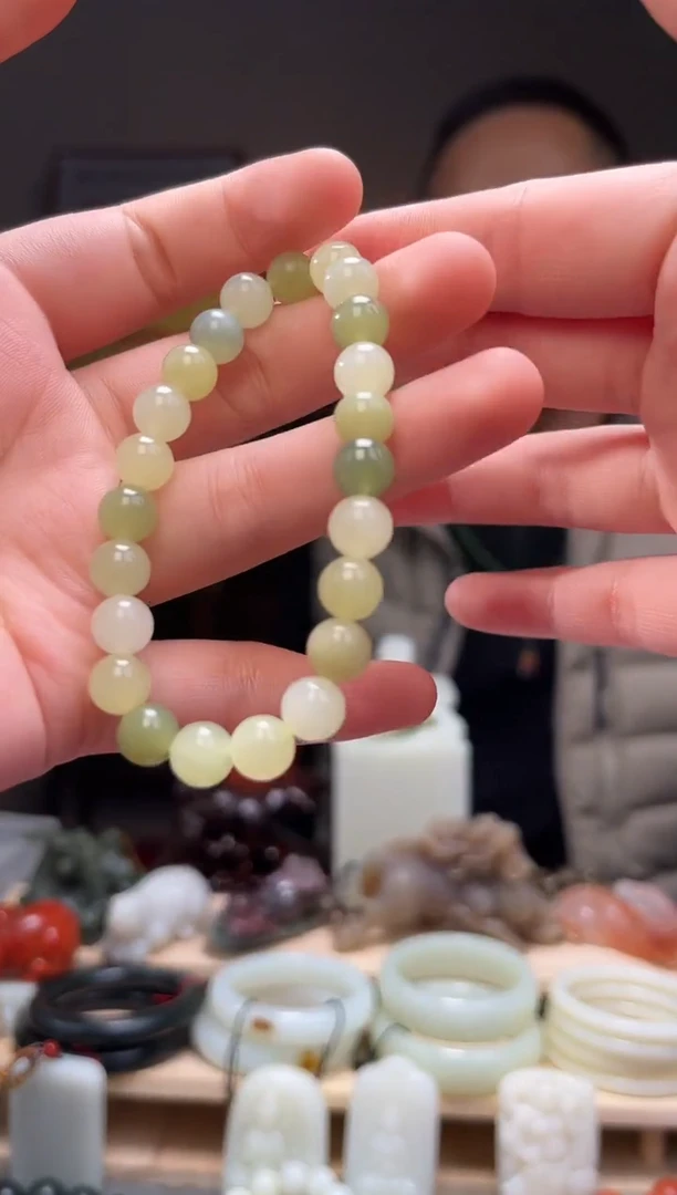 颈饰未镶嵌和田玉手串