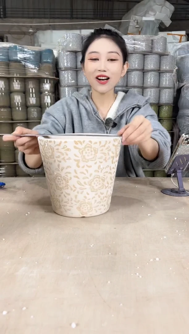 【闪购商品】陶瓷圆筒缩点大号21x19