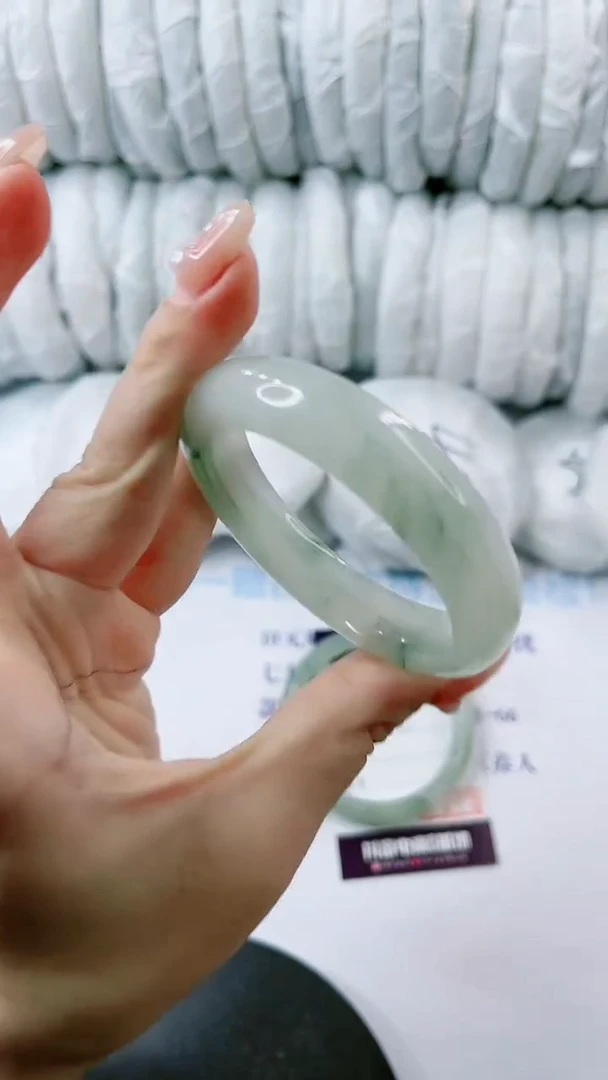 【闪购商品】石英质玉手镯未镶嵌0028560325-多样性发货