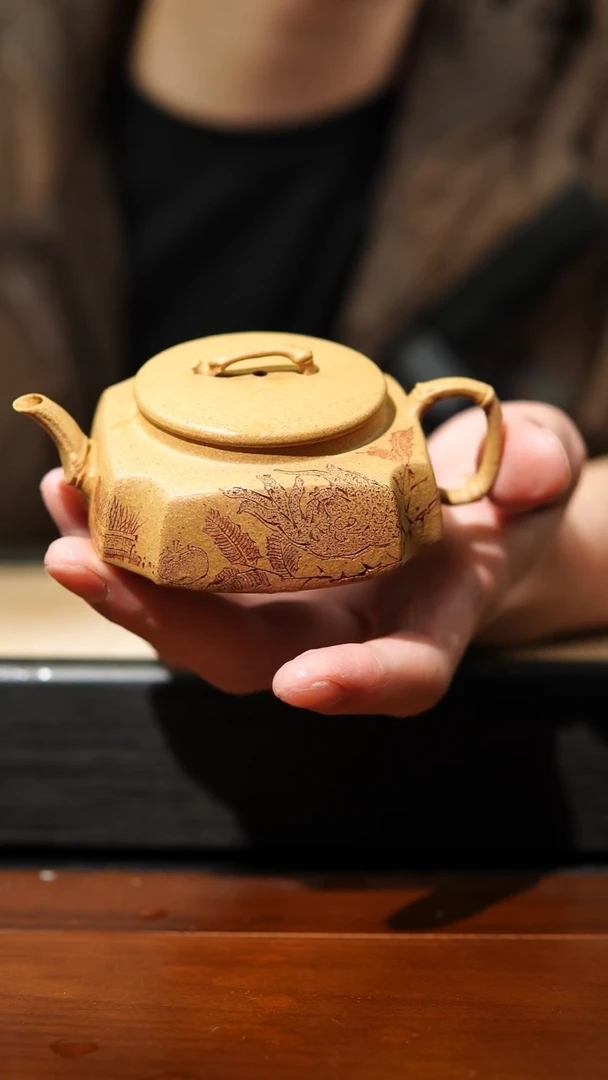 【闪购商品】紫砂茶壶黄金段，四方抽角竹壶