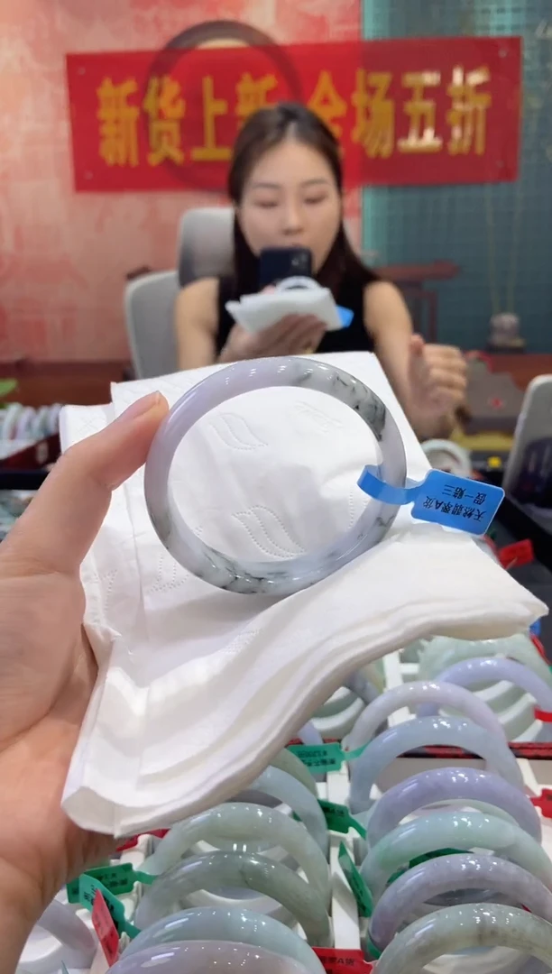 翡翠手镯未镶嵌多人28587