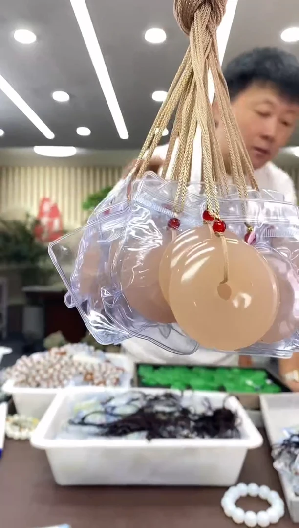 蛇纹石玉未镶嵌颈饰多样式发货随机发一