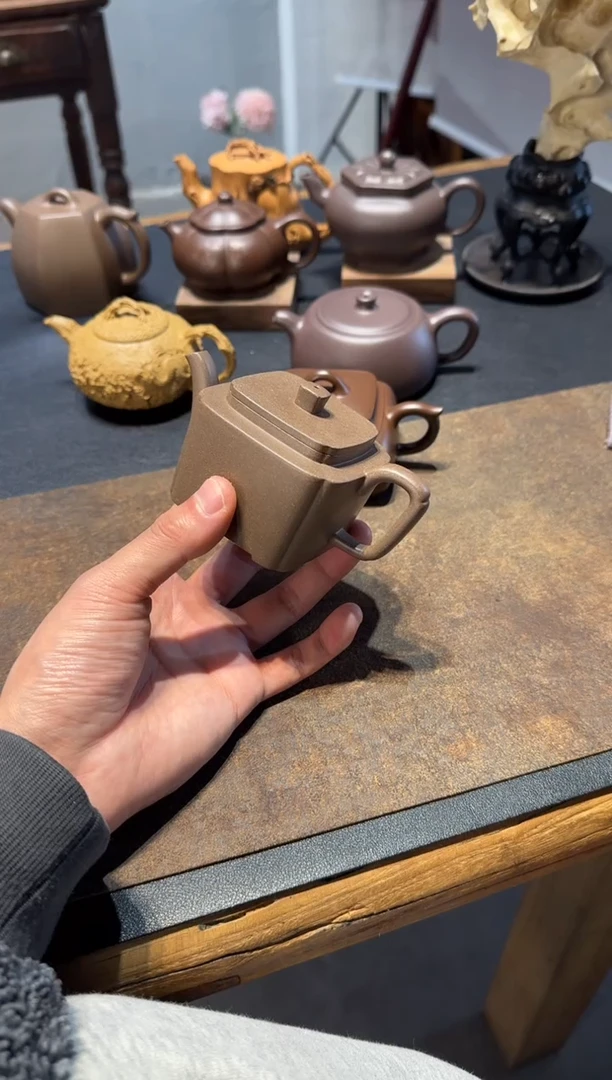 茶壶紫砂虎*，同春 紫砂壶