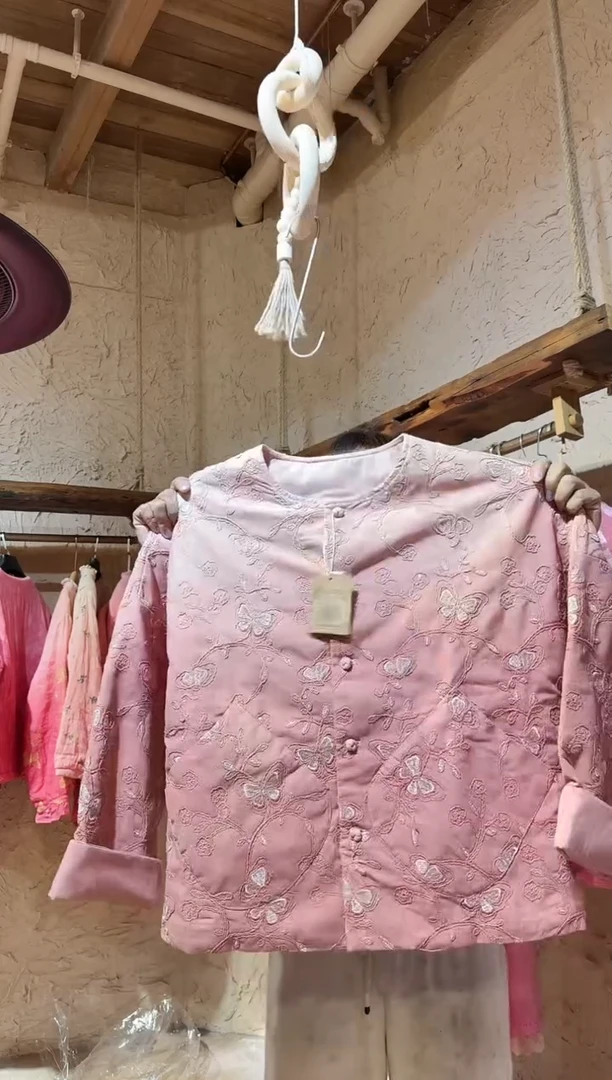 薯莨植物染刺绣蝴蝶棉服