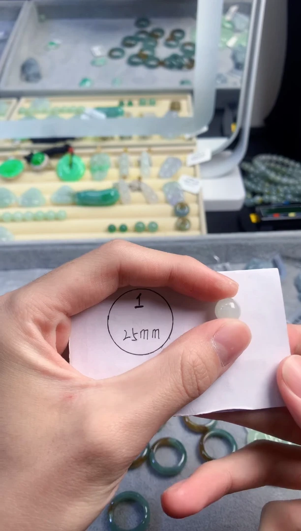 散珠翡翠天然缅甸A货翡翠（含链子）