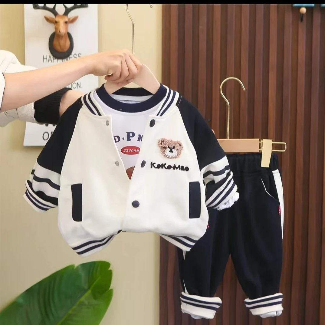 2025春装韩版男童套装春季新款卡通熊三件套棒球服长袖春套装