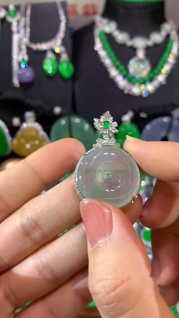 吊坠(不含链)18K金镶嵌翡翠平安扣