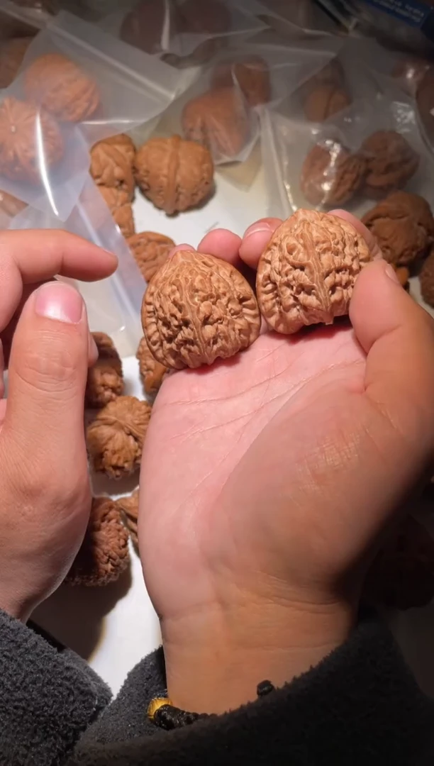 把件文玩核桃小*三角白
