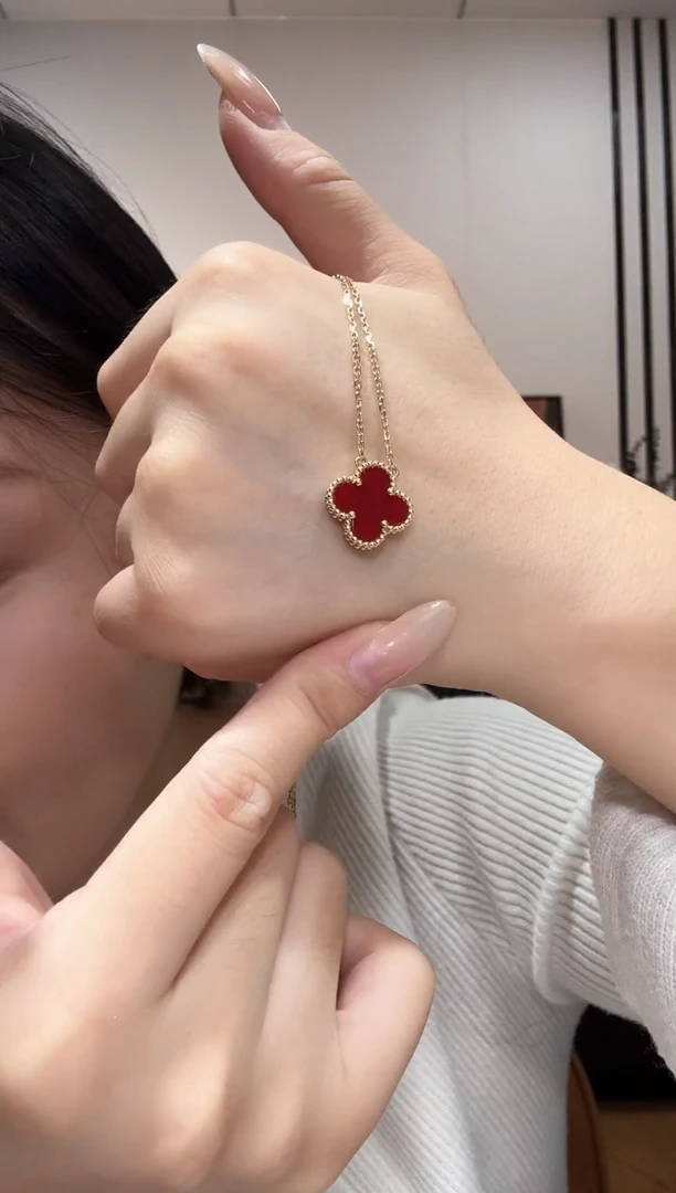 玛瑙/玉髓套链18K金镶嵌红色k黄，四叶草套链GHJ25版
