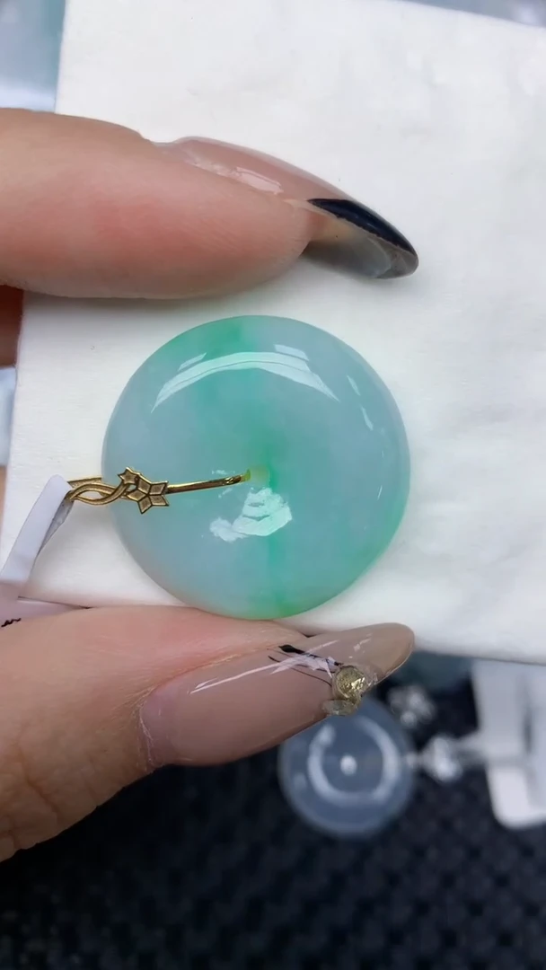 颈饰18K金镶嵌翡翠天然缅甸翡翠a货百元以上9元证书费自理