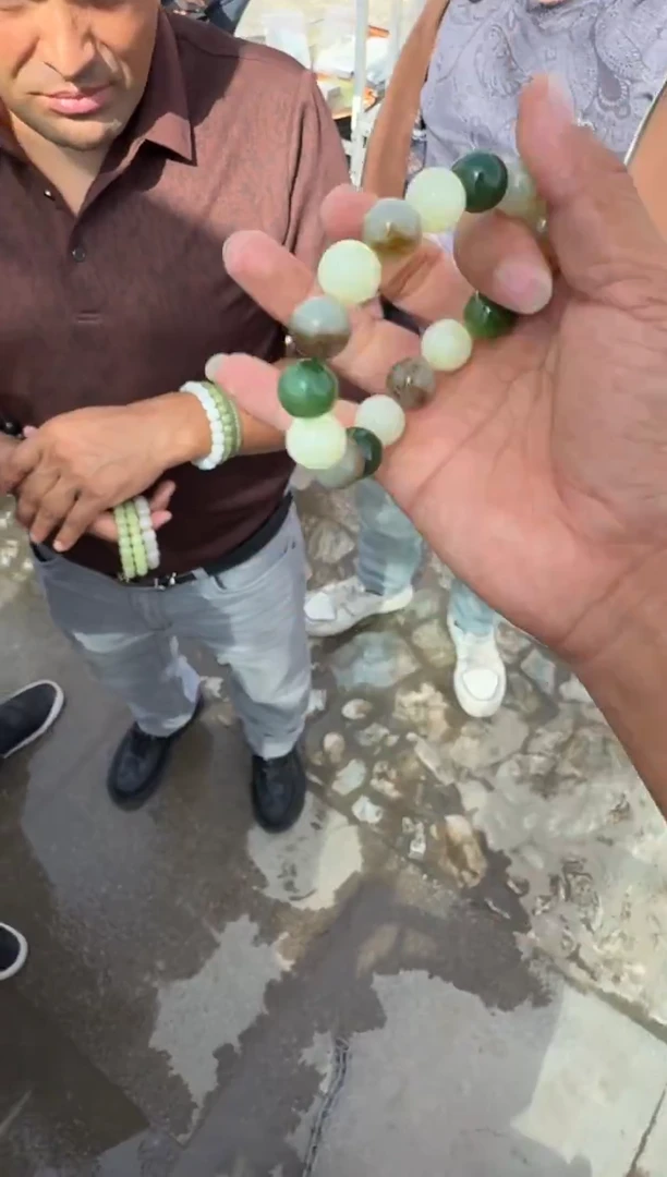 未镶嵌和田玉（糖玉）挂件和田玉