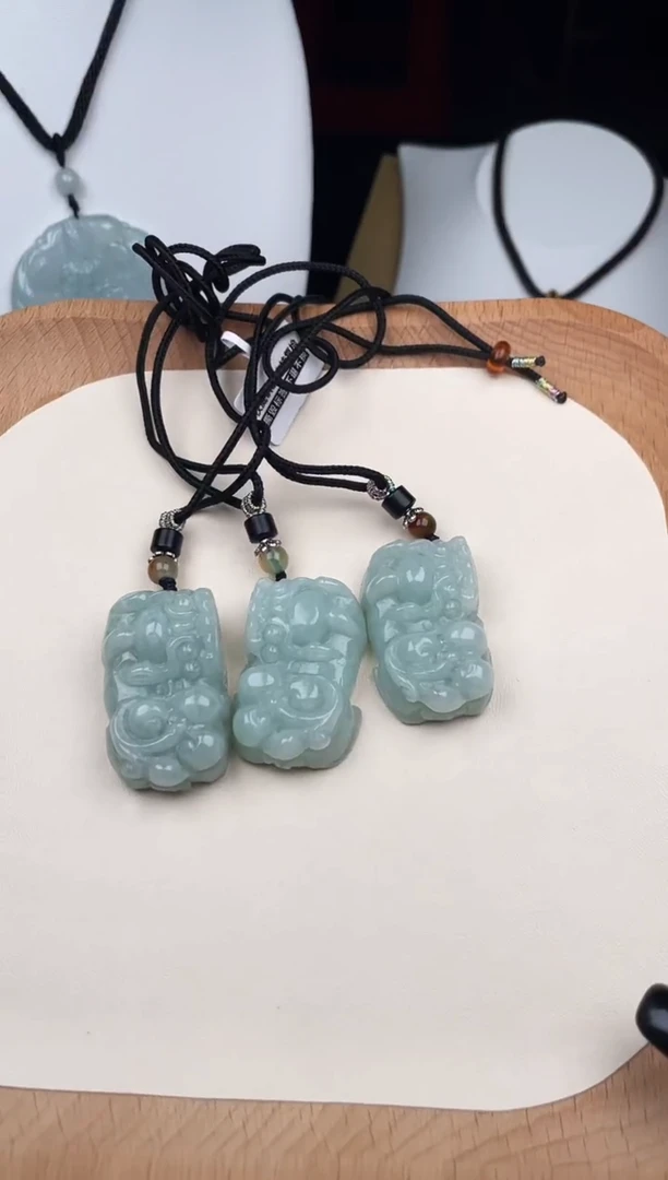 颈饰未镶嵌翡翠Y5A082绿貔貅（单件）+送同款绳子（多样性发其一）