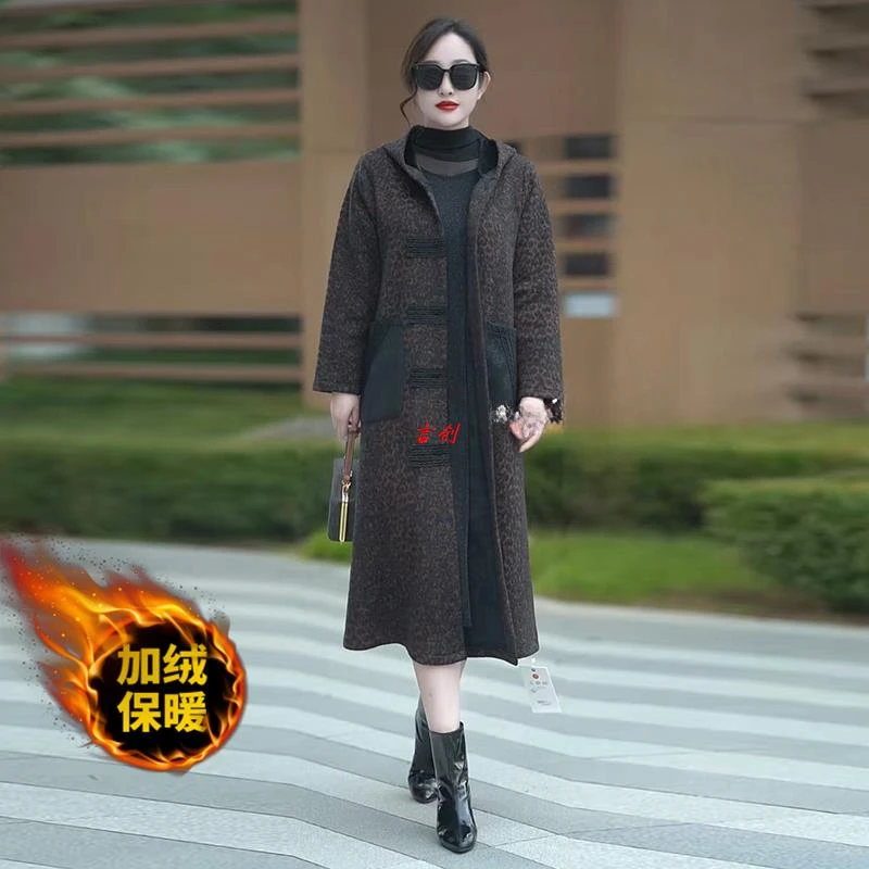 2595大衣新款冬季高档外套妈妈大码连帽装加绒长款女复古风衣宽松
