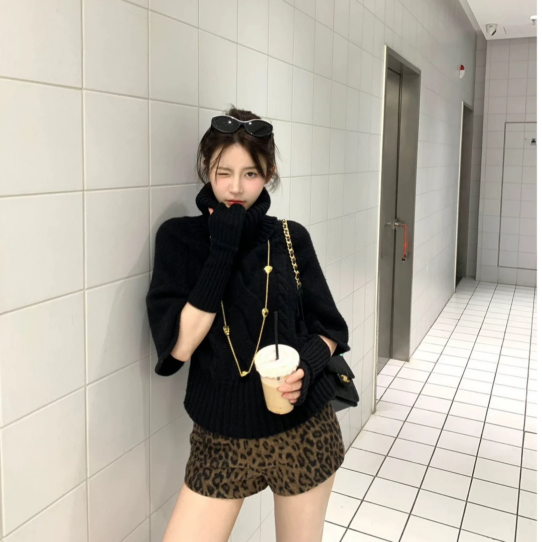 袖套式百搭ins提花复古港风毛针织上衣气质显瘦时尚套装性感短裤