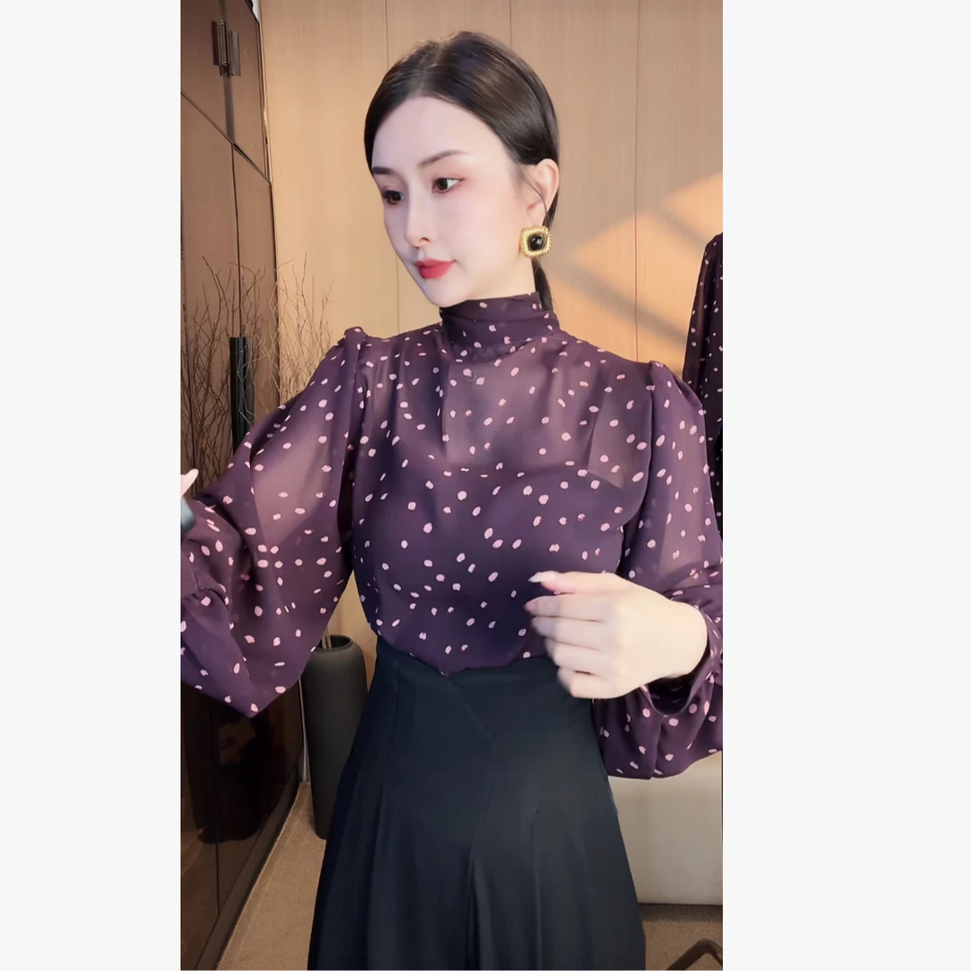 刘欣服饰 2025新款波点秋装V领气质网红减龄长袖洋气上衣2614