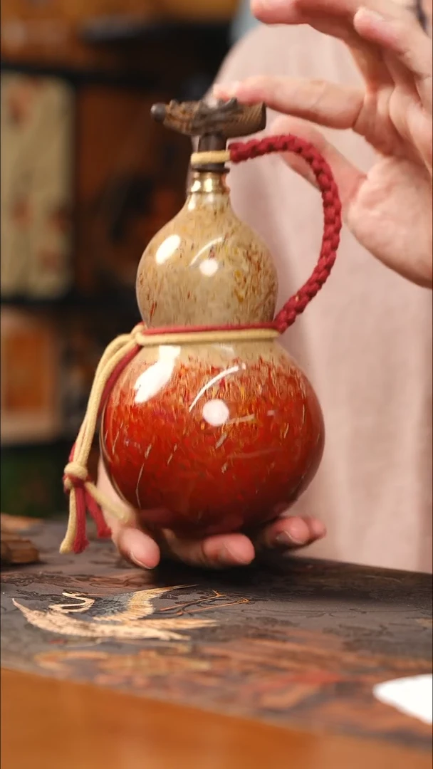 RA126漆艺精致酒葫芦一只