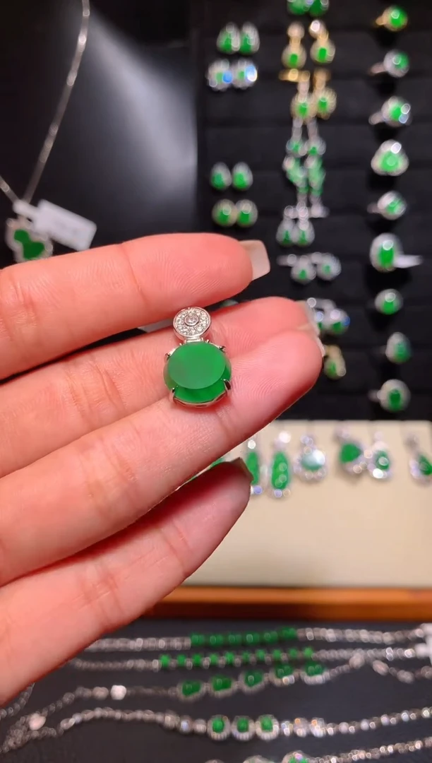 【闪购商品】翡翠颈饰银S925镶嵌吊坠