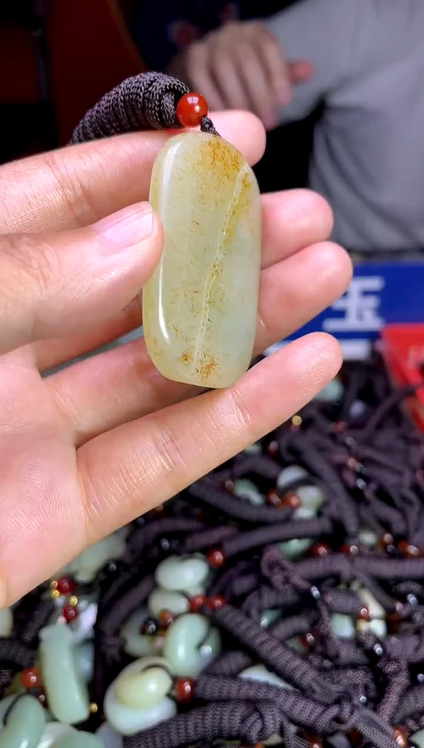 未镶嵌和田玉挂件1