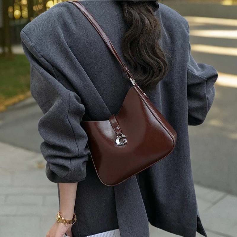 时尚气质油蜡皮单肩包2025高级感女韩版百搭秋冬新款单肩斜跨包包