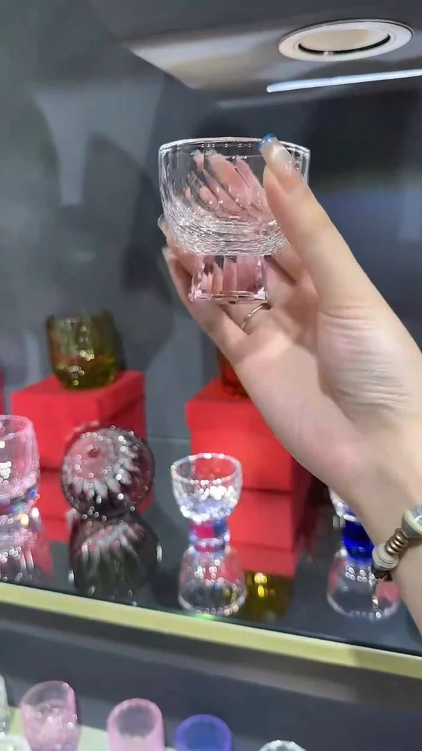 直播间闪烁买一送一粉色