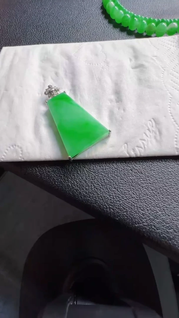 吊坠(不含链)18K金镶嵌翡翠5580