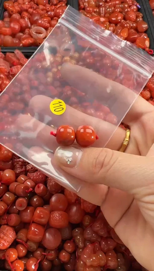 【闪购商品】南红玛瑙颈饰未镶嵌1