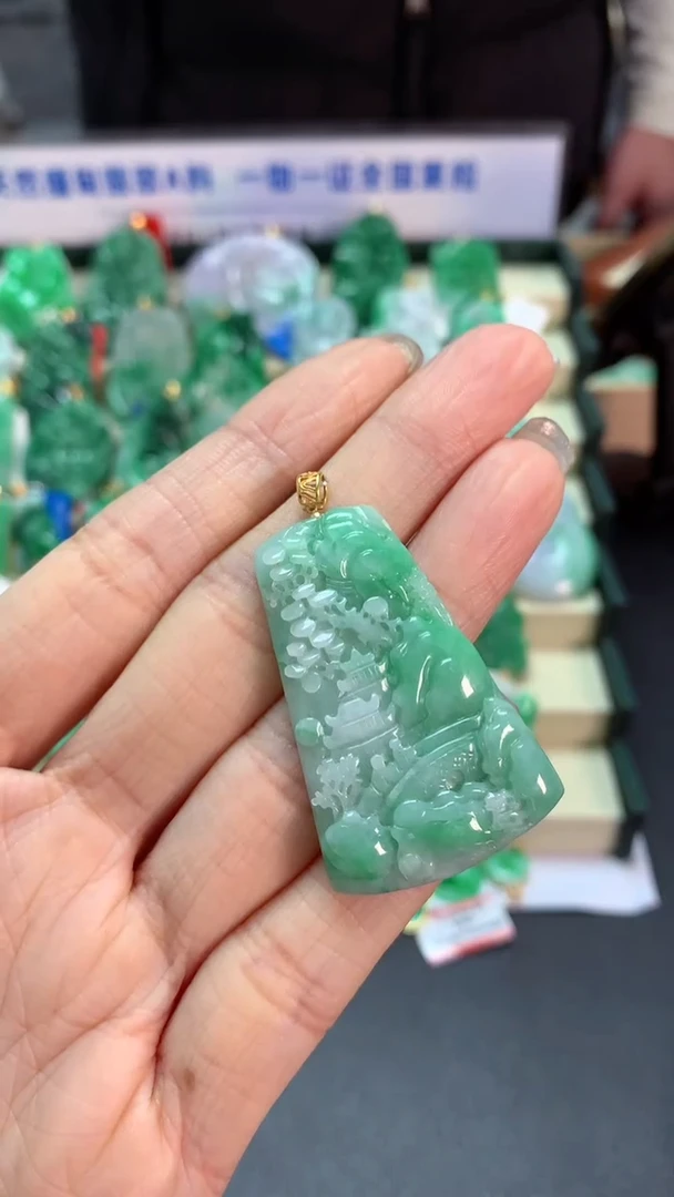 【闪购商品】翡翠吊坠(不含链)18K金镶嵌挂件