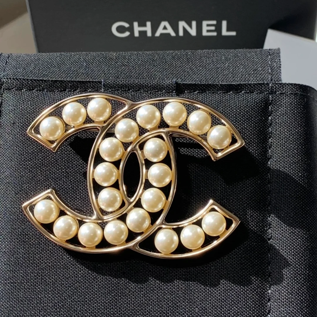 全新未使用 Chanel/香奈儿 蔚蓝/经典大双C珍珠胸针