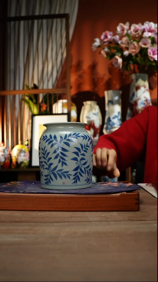 当代景德镇设计师釉下手绘陶瓷花瓶