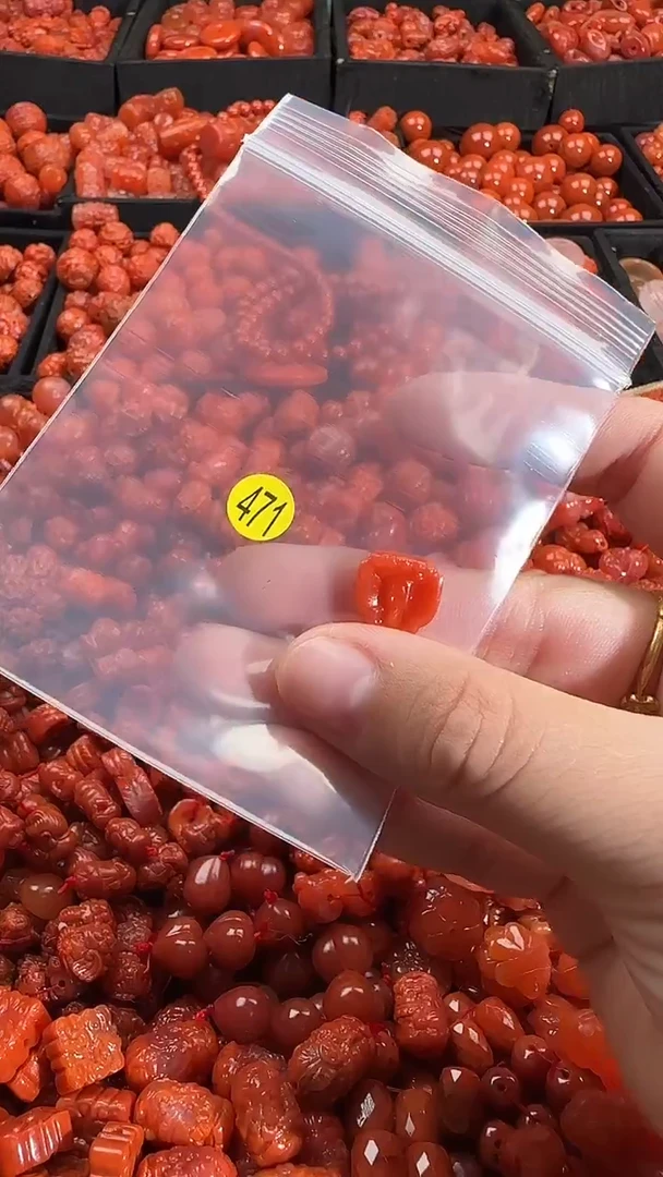 颈饰未镶嵌南红玛瑙1