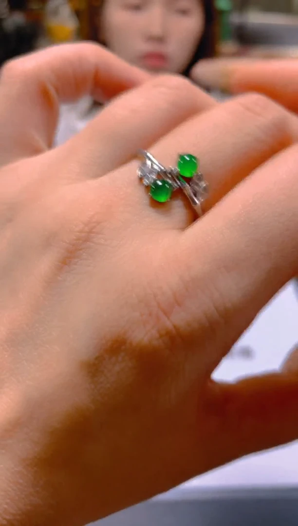 未镶嵌戒指翡翠多样性发一