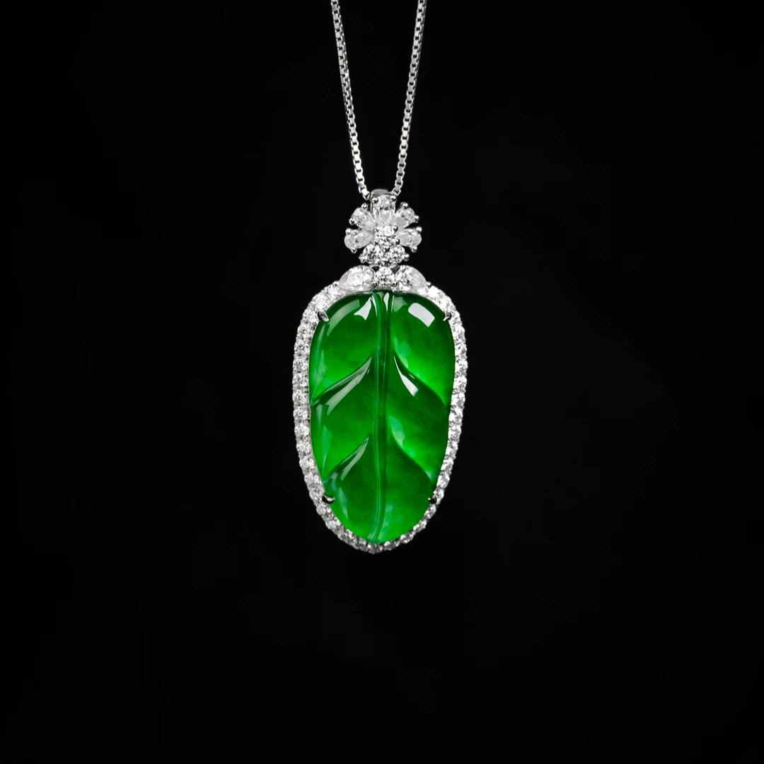 天然A货翡翠颈饰18k真翡翠叶子吊坠轻奢百搭精致危地马拉