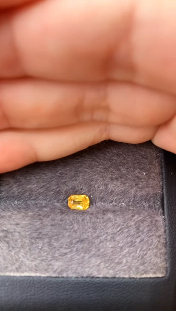 未镶嵌裸石定制蓝宝石祖切型 黄蓝宝 0.71ct