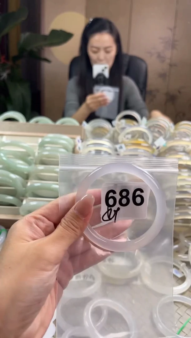 手镯玛瑙/玉髓未镶嵌686