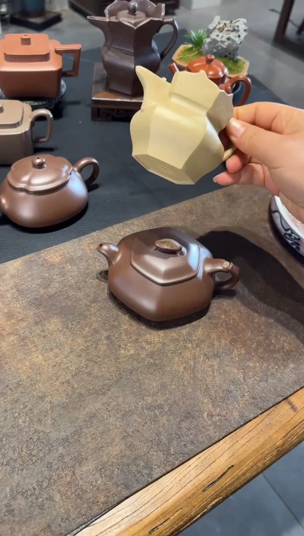 【闪购商品】紫砂茶壶本绿小僧帽