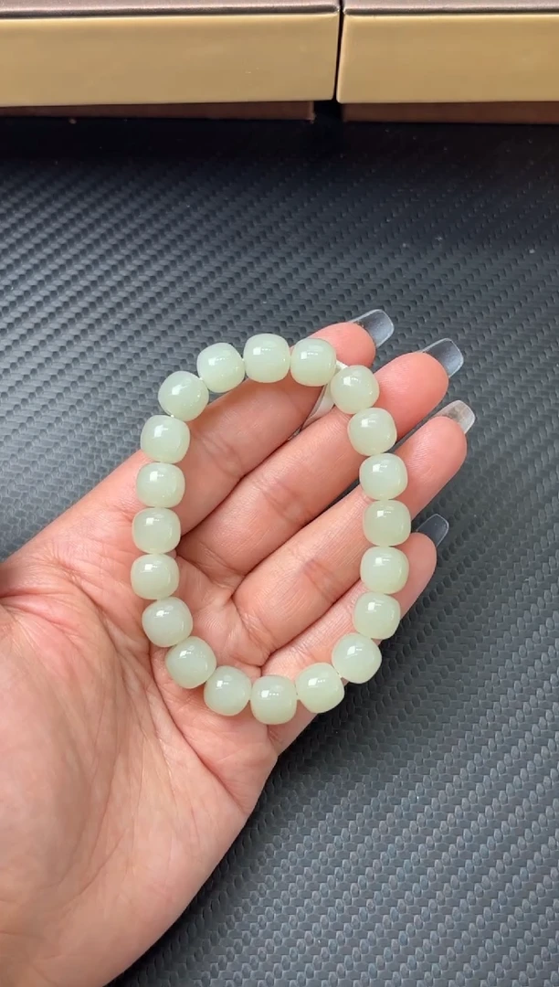 未镶嵌手串和田玉于田微色差卡9*10P