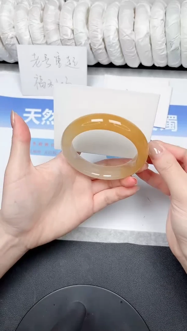 未镶嵌手镯石英质玉80-59.1