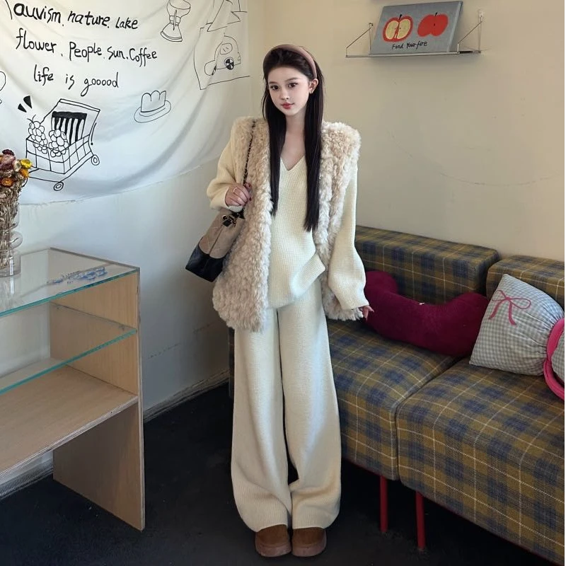 松弛感慵懒风软糯毛毛马甲外套针织上衣女2025秋冬季新款阔腿裤子