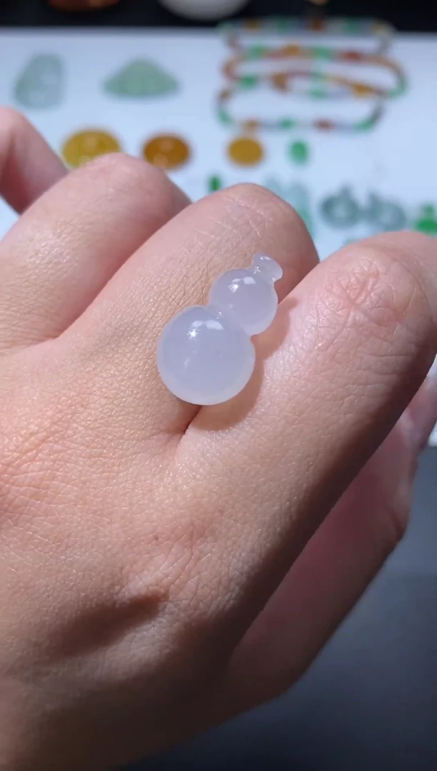 未镶嵌定制翡翠葫芦