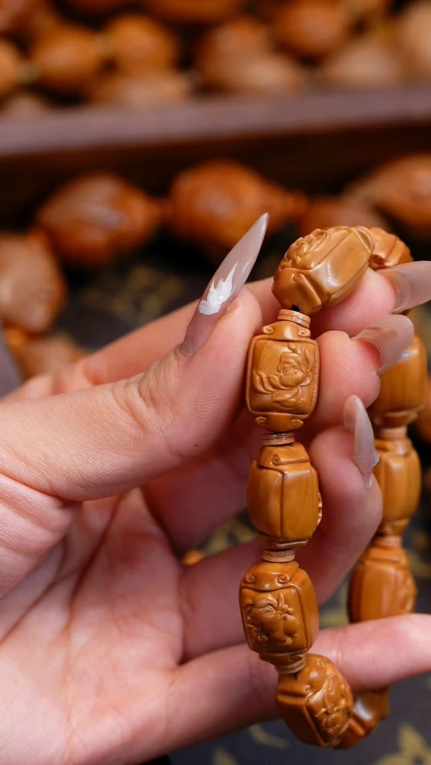 【闪购商品】橄榄核吊坠苏工橄榄核