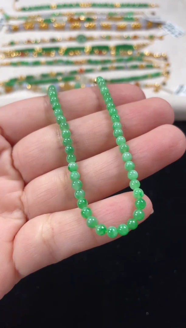18K金镶嵌手链翡翠一条   P168